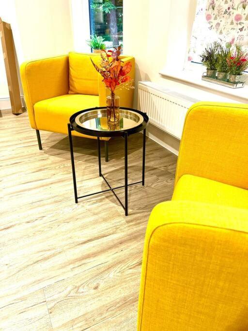 Brand New Apt - Beach Breeze Spacious 1-Bedroom Apartment With Parking - Sleeps 4 Ppl- Internet Bornemouth Extérieur photo